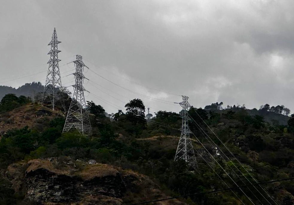 प्रसारण लाइन निर्माणमा किन हुन्छ सधैको ढिलासुस्ती ? अघिल्लो वर्ष तीनवटा प्रसारण लाइन बने, डेढ दर्जन अझै निर्माणाधीन